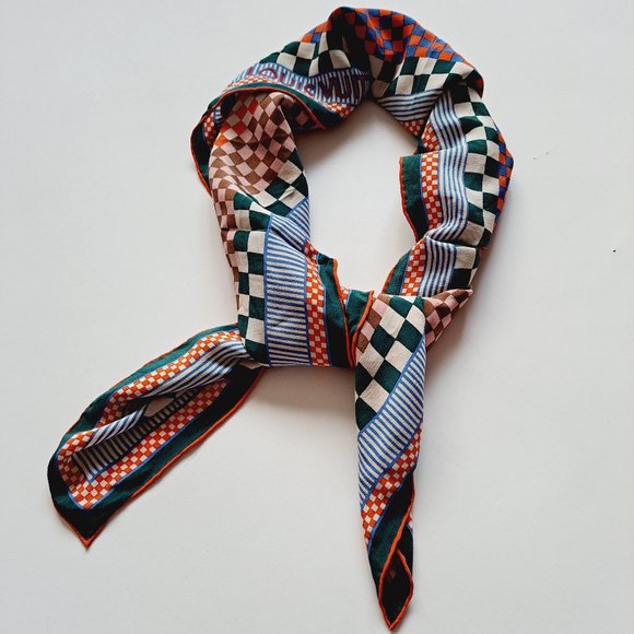 New Louis Vuitton 100% Silk Checked Limited Edition Scarf 34" x 34" - Picture 2 of 11